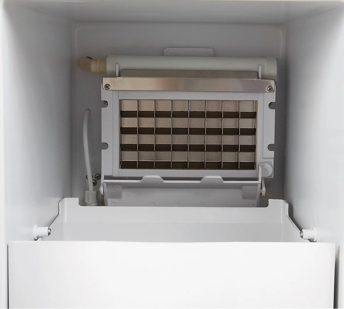 Outdoor Compact Self-Contained Ice Machine R1690