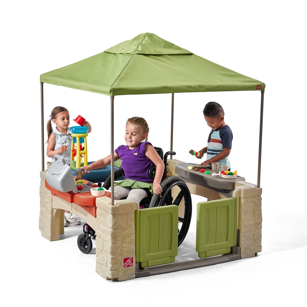 Patio with Canopy W596553