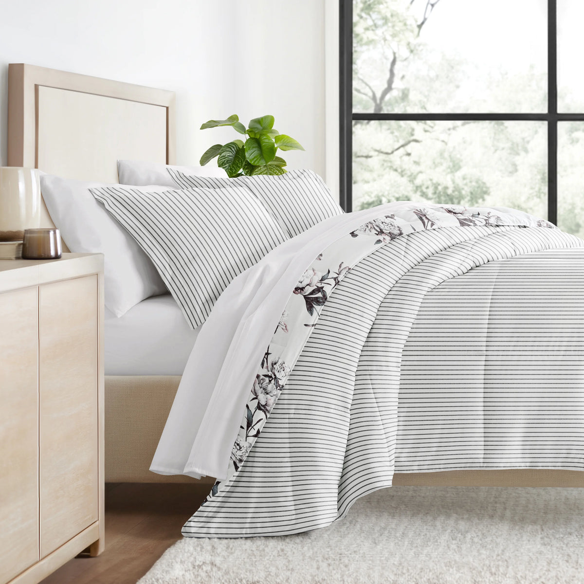 Vintage Magnolia Stripe Reversible Comforter Bed Set Queen Y543226