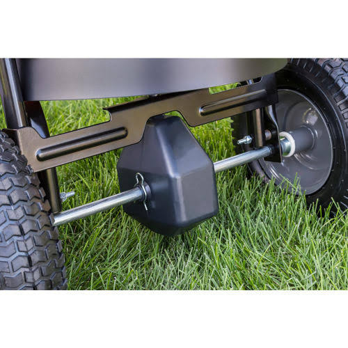 130 lb. Commercial Push Broadcast Spreader Z901