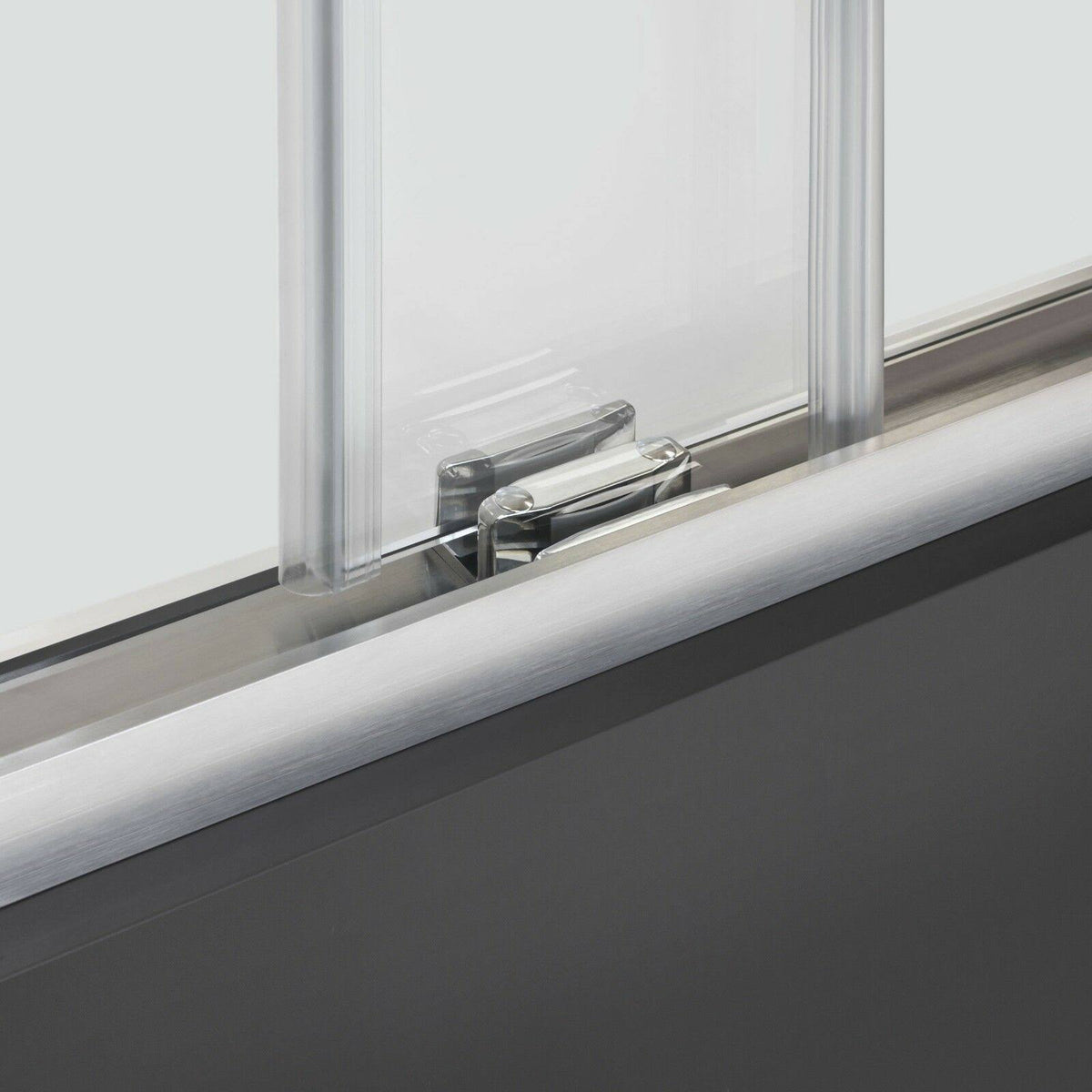 60 x 62 Bypass Frameless Tub Door L8480