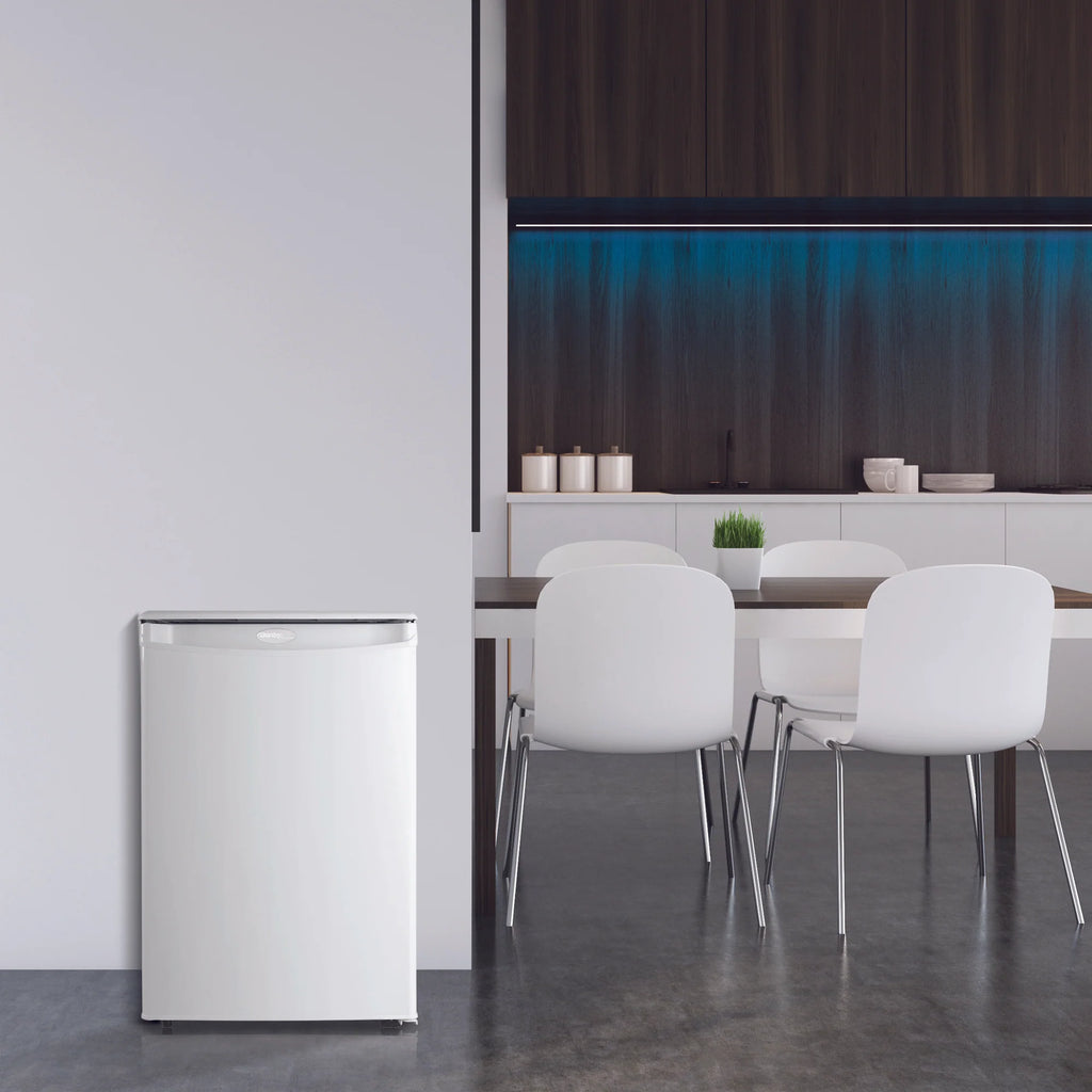 White 2.6 cu.ft Compact All-Refrigerator C710