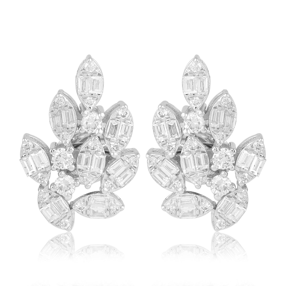 18k White Gold Diamond Stud Earrings K954172